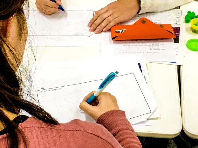 大企業の新人研修の目的とは 出世するためには洗脳を受けろ